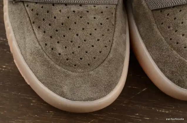 BY2456 Light 750 Yeezy adidas Boost Brown 0522